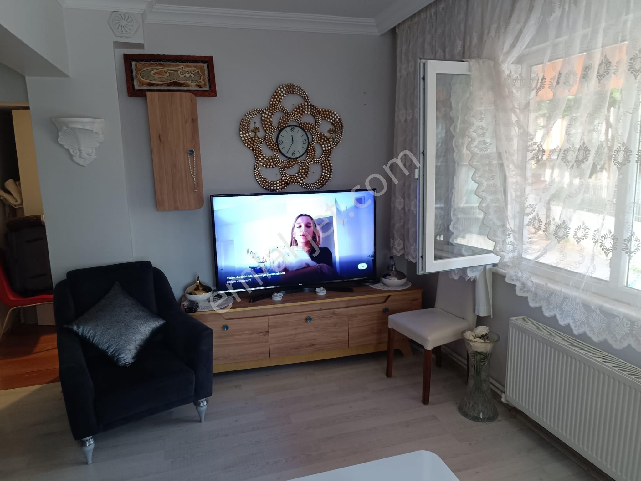 Koşuyolu Sınırı Barbarosda 3.kat Kısa Dönem Makser Emlak Dan Kiralık