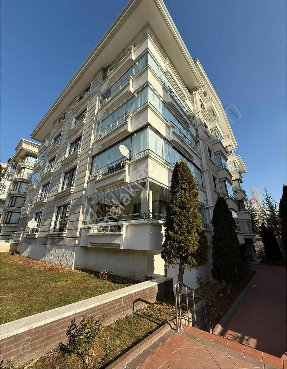 Çukurambar'da Lüx Yapılı Saunalı Özel Teraslı Dublex Daire