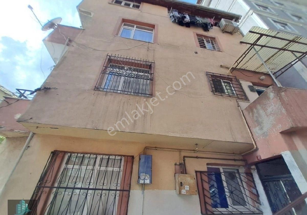 🔑kağıthane Yahya Kemalde Satılık 1+1 Çift Çepheli Geniş Teraslı Daire.
