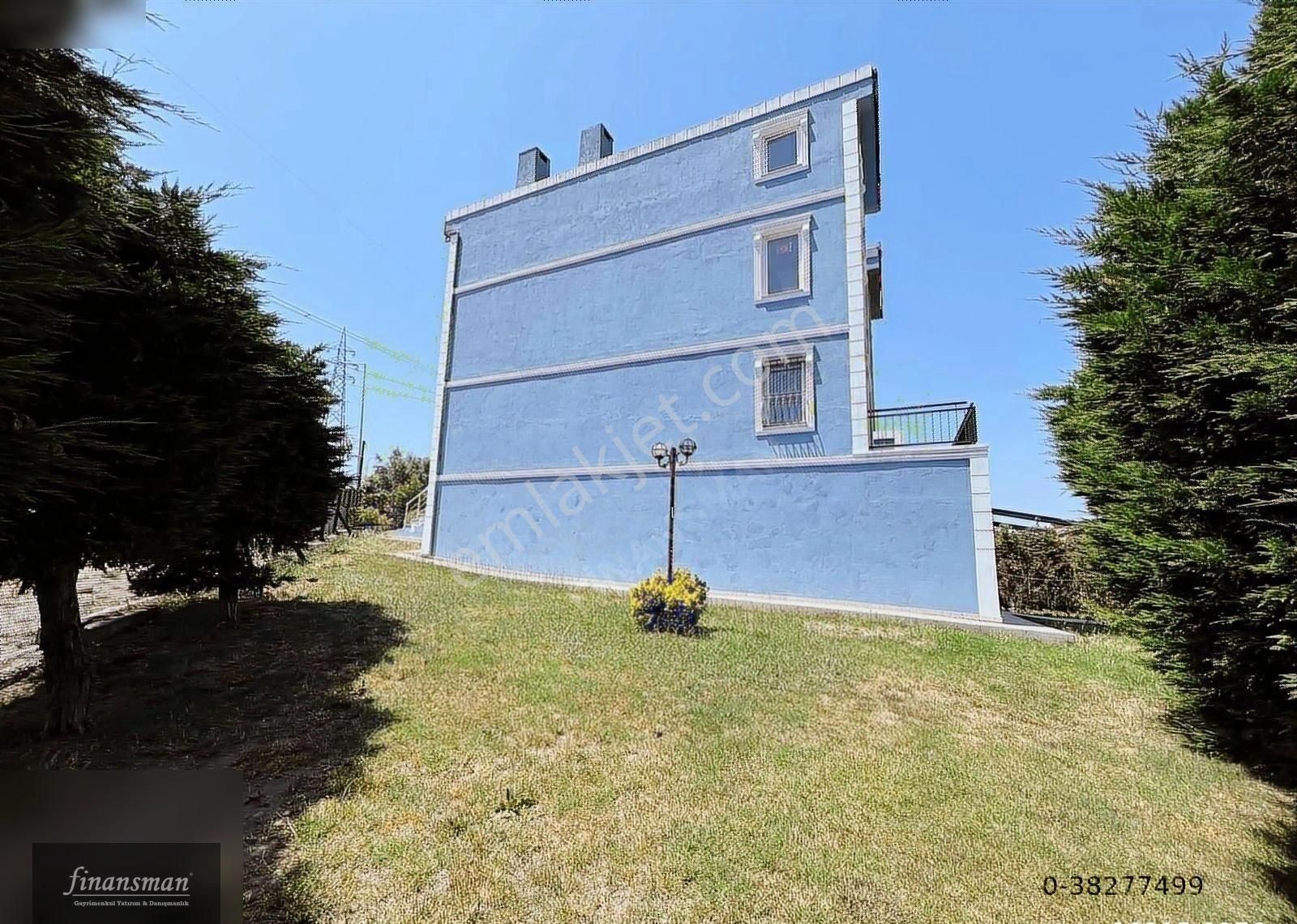 Finansman'dan..konuta Ve Ofise Uygun..geniş Bahçeli..köşe Villa