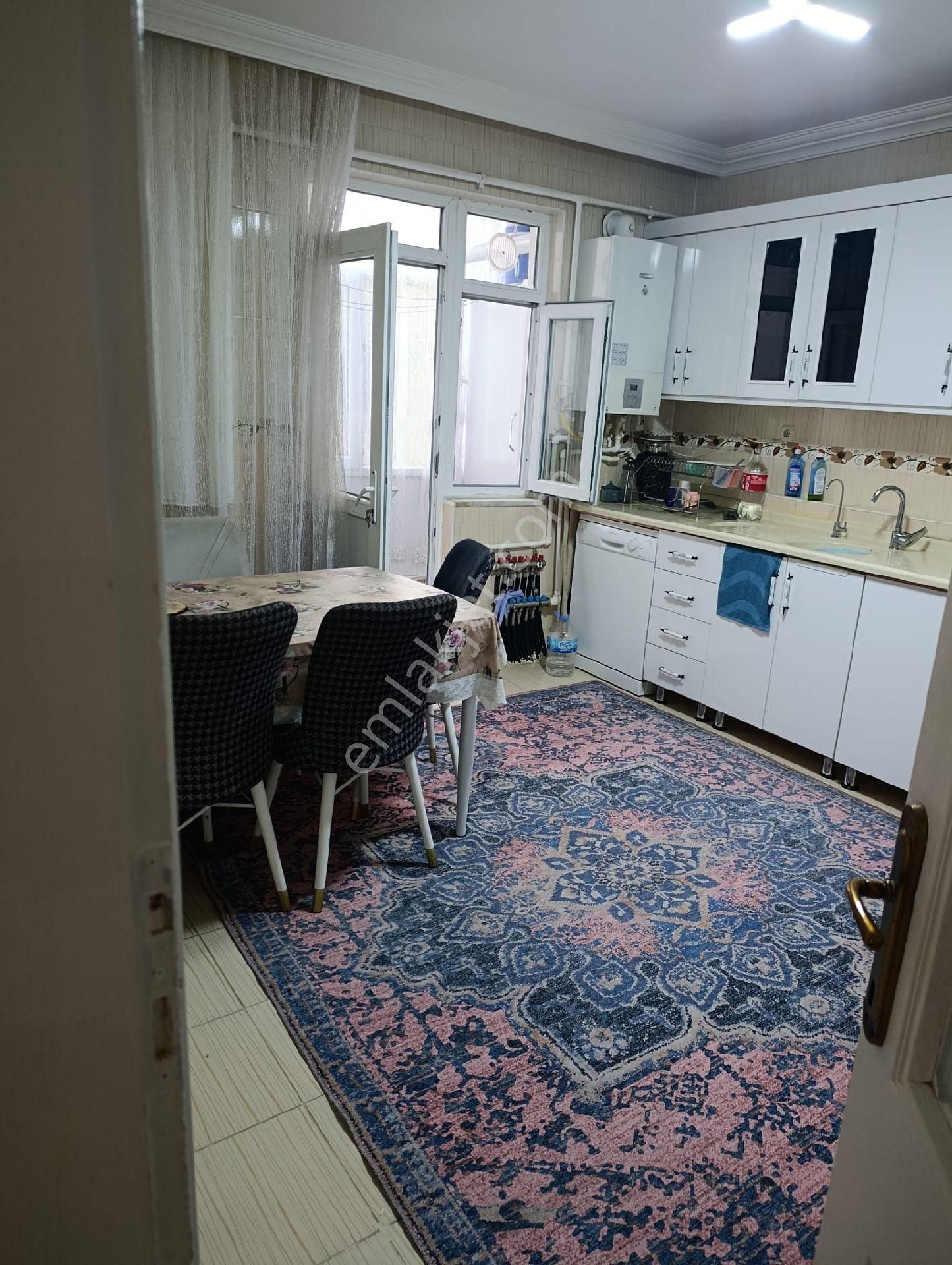 Yazıkonakta Cumhoriyet Mh Sinde Satılık Daire