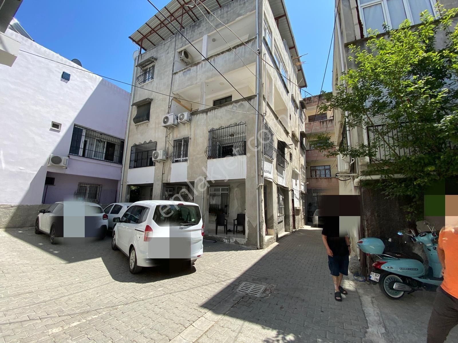 Sd Gayrimenkulden Fevzipaşada 4 Katlı Bakımlı Müstakil Ev