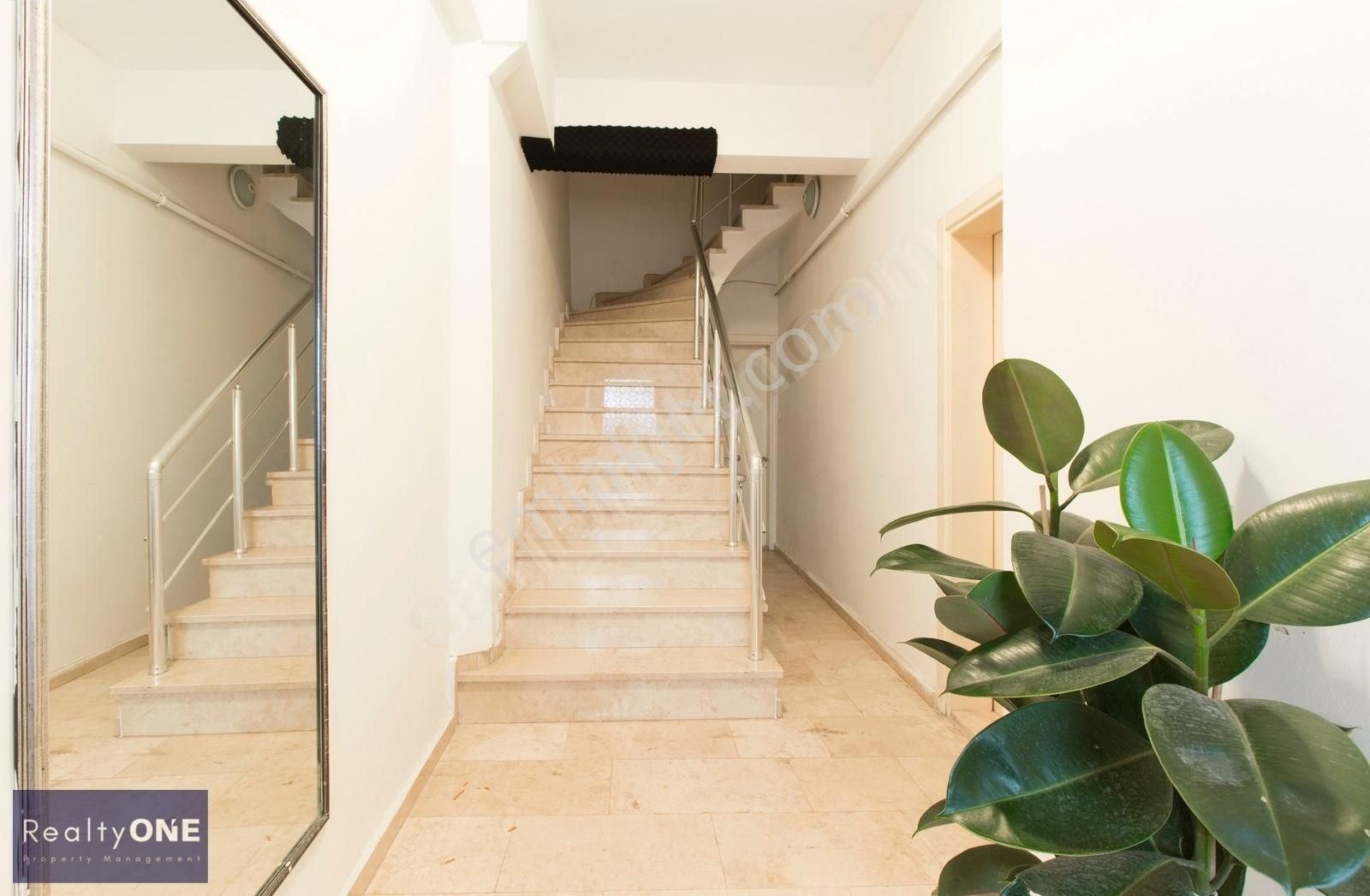 R-one Beyoğlu'nda Eşyalı Her Şey Dahil 1+1 Kiralık Daire-eng