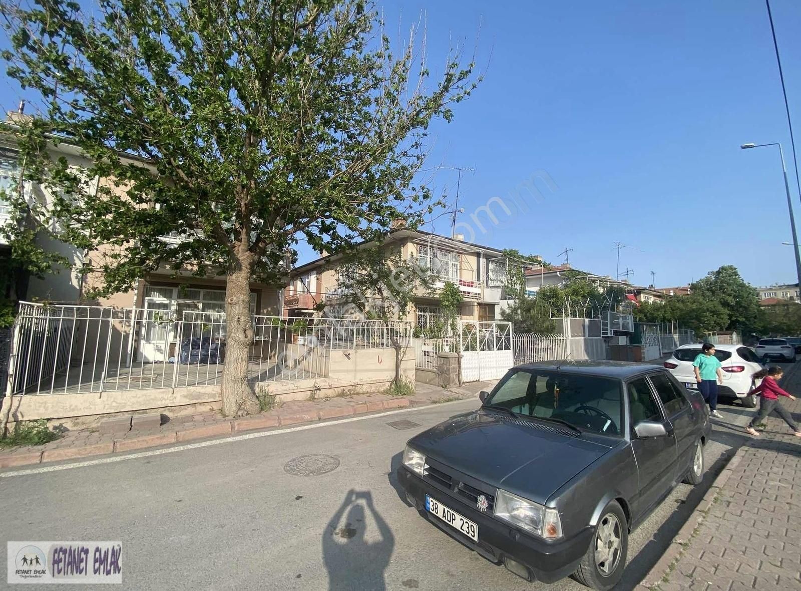 Fetanet Emlaktan Mevlana Mahallesinde 2 Katlı 3+1 Odalı Daire