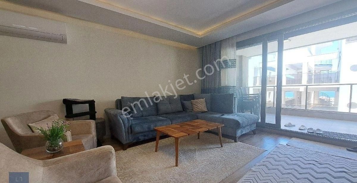 Kuşadası Merkezde Satılık Eşyalı Daire - Görsel 16