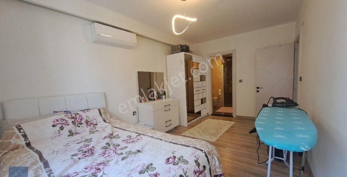 Kuşadası Merkezde Satılık Eşyalı Daire - Görsel 14