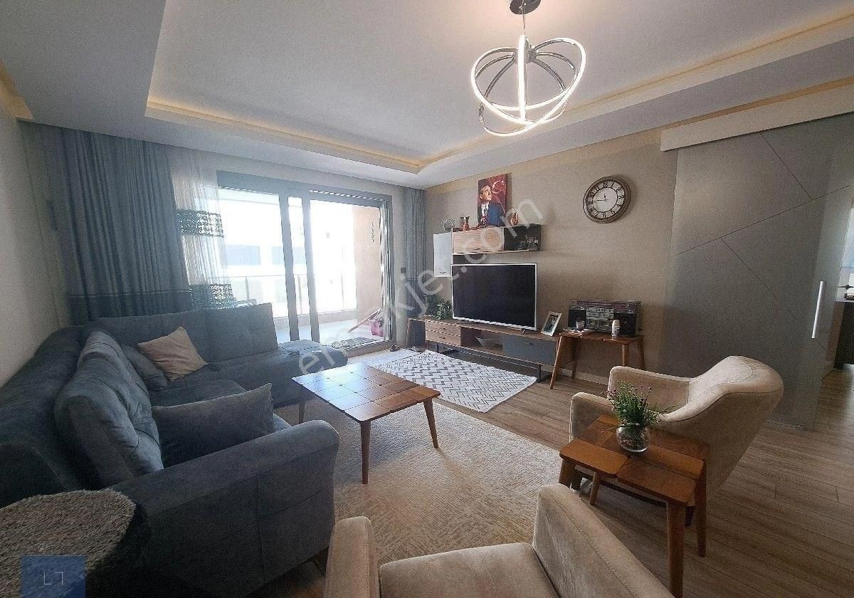 Kuşadası Merkezde Satılık Eşyalı Daire - Görsel 25