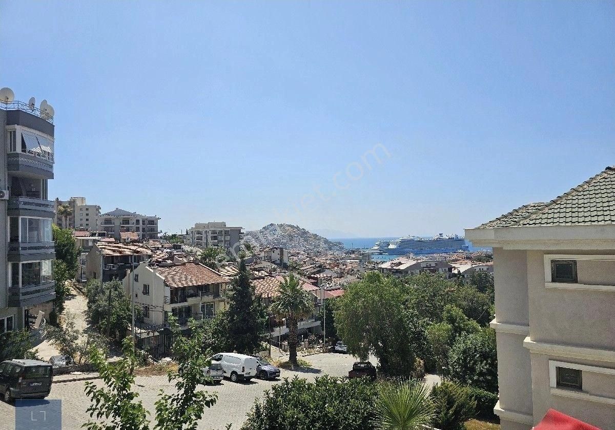 Kuşadası Marınada Satılık Denız Manzaralı Genış 2+1 Daıre