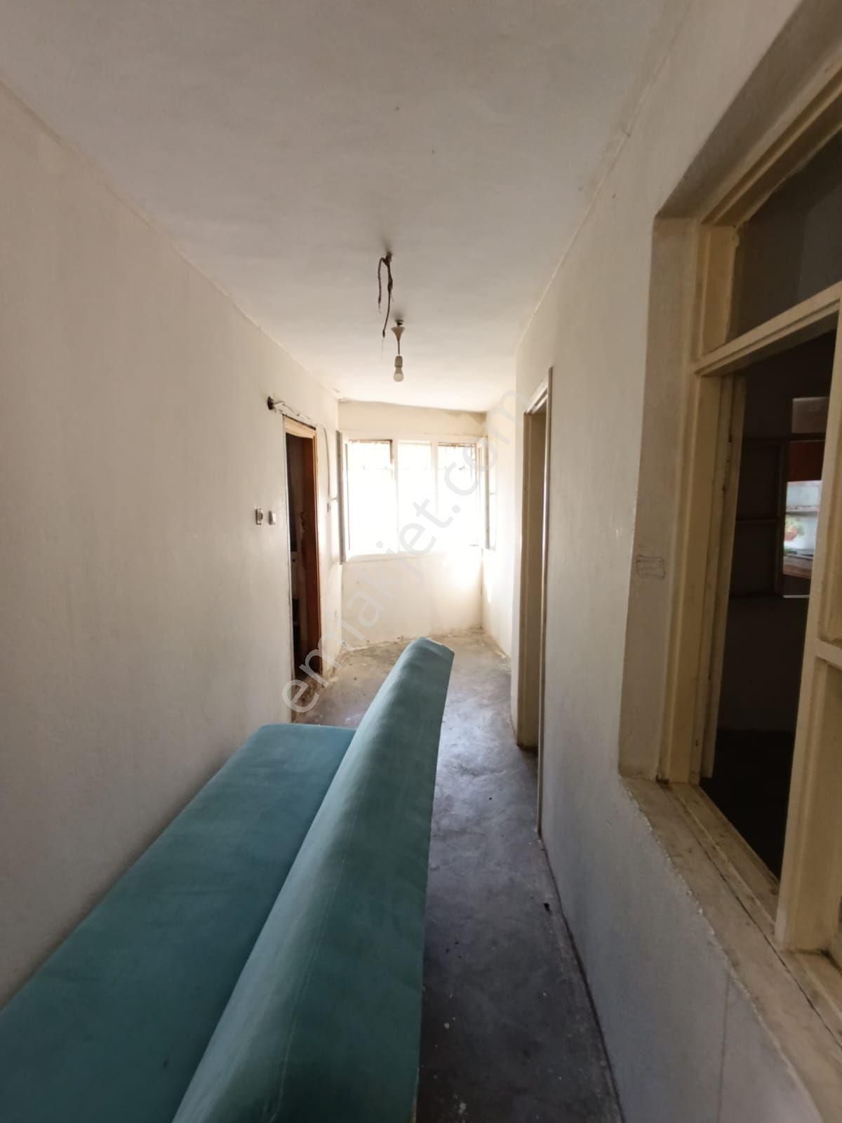 Demirhan Emlak'tan Mustafa Kemal Paşa Bulvarına İkinci Parsel Satılık Müstakil Ev - Görsel 10