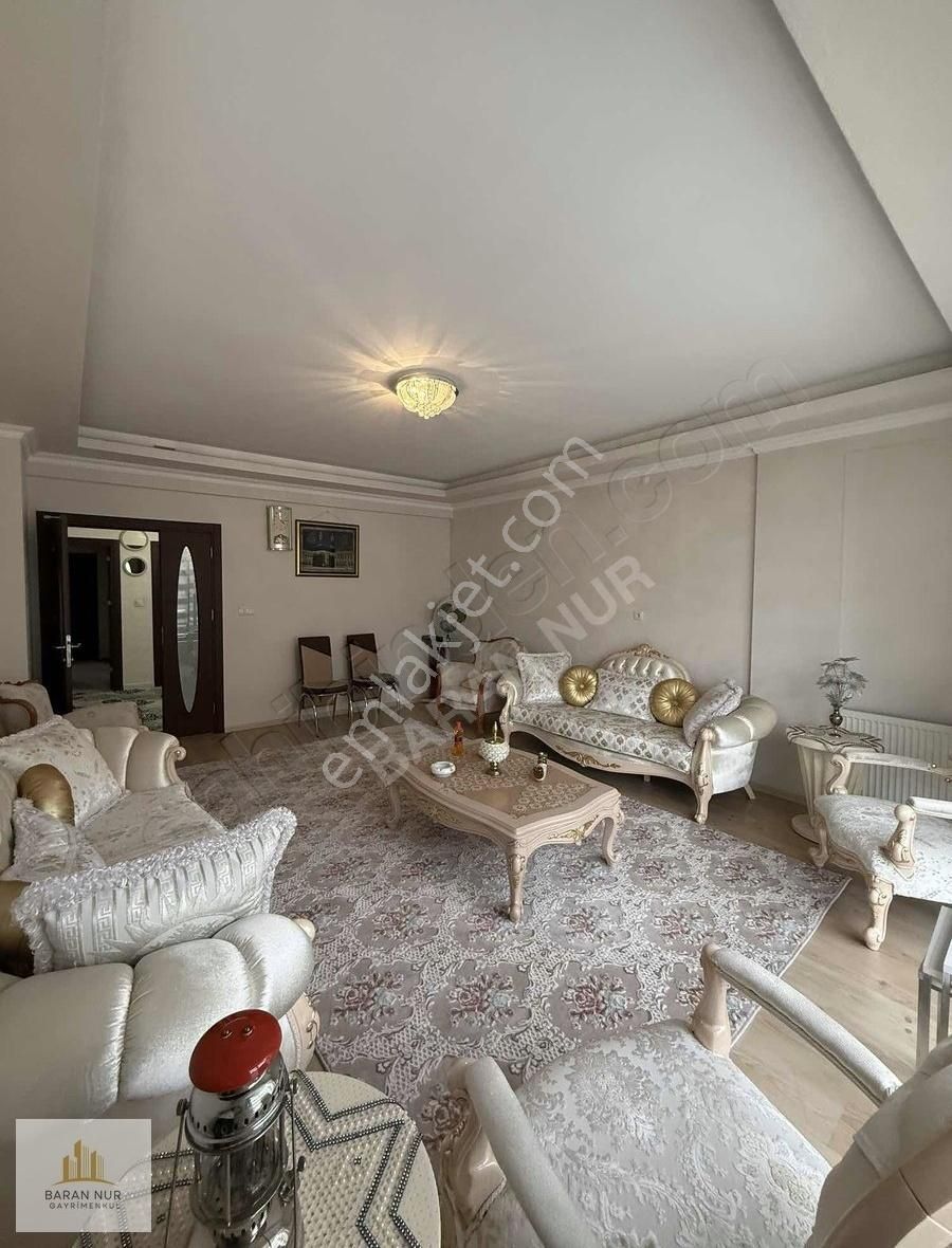 Güzeldere Cad Yanında Ara Kat 4+1 Geniş Ve Bakımlı Daire