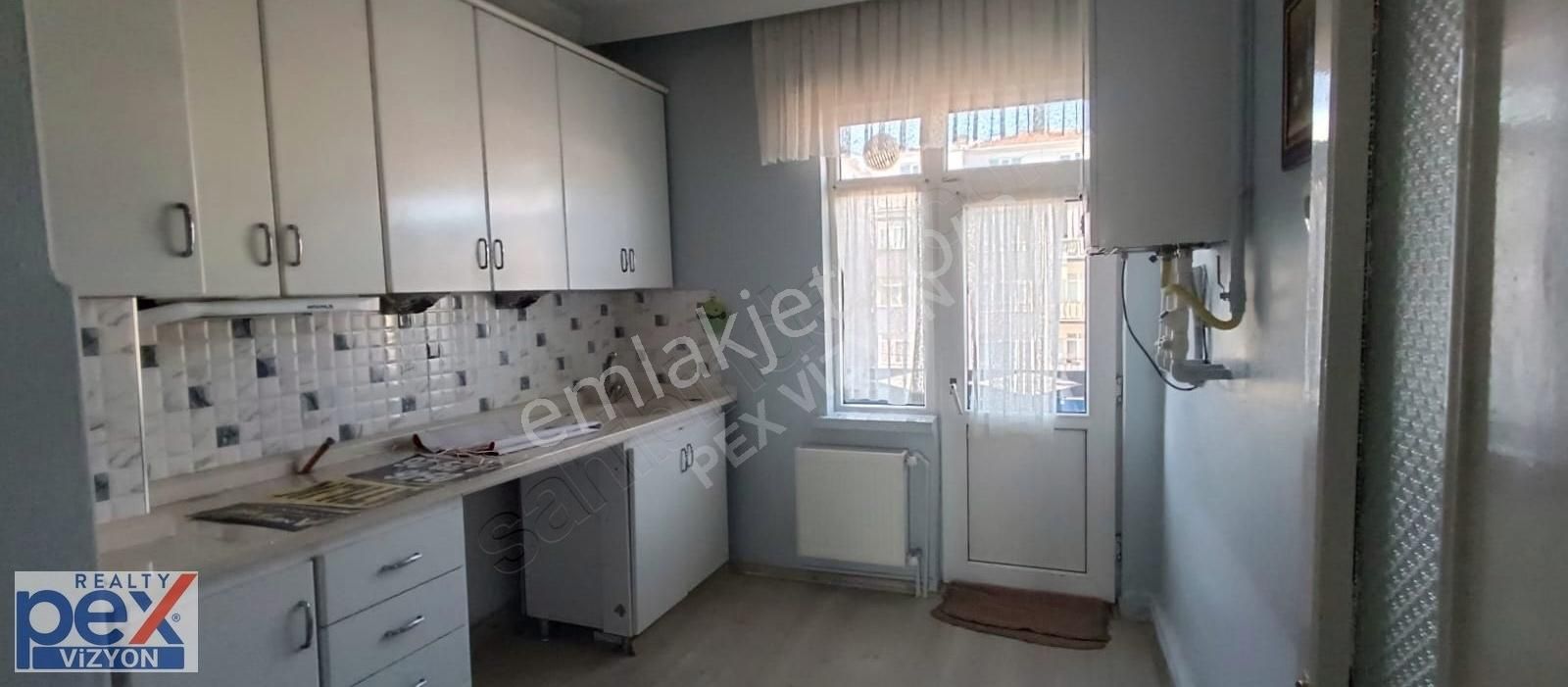 Karşıyaka Mah. İvedik Caddesinde Metroya Yakın 3+1 Satılık Daire
