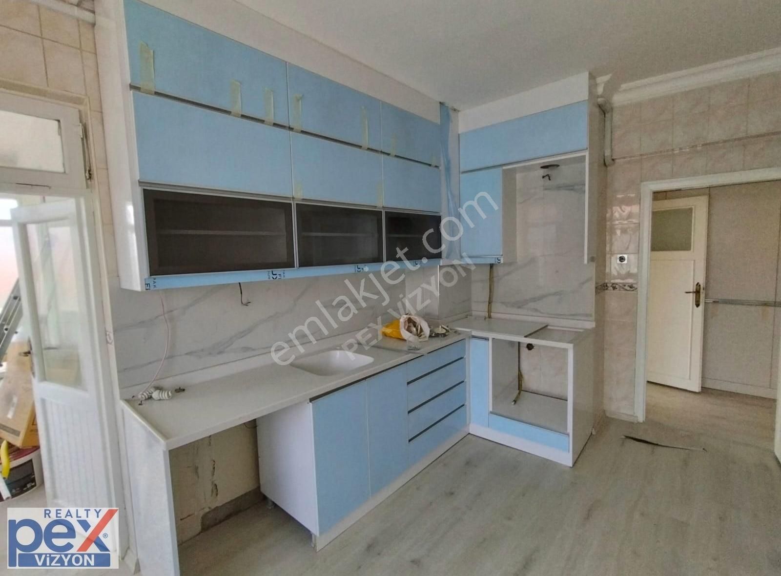 Hacıkara'da Sanayi Sitesinde İçi Ful Yapılı Satılık 3+1 Daire