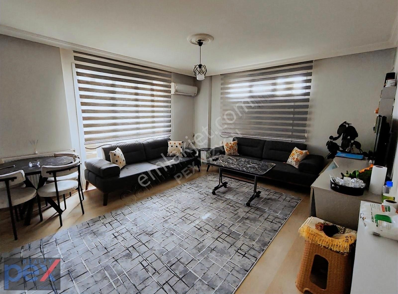 Gaziemir'de 1+1 Satılık Daire