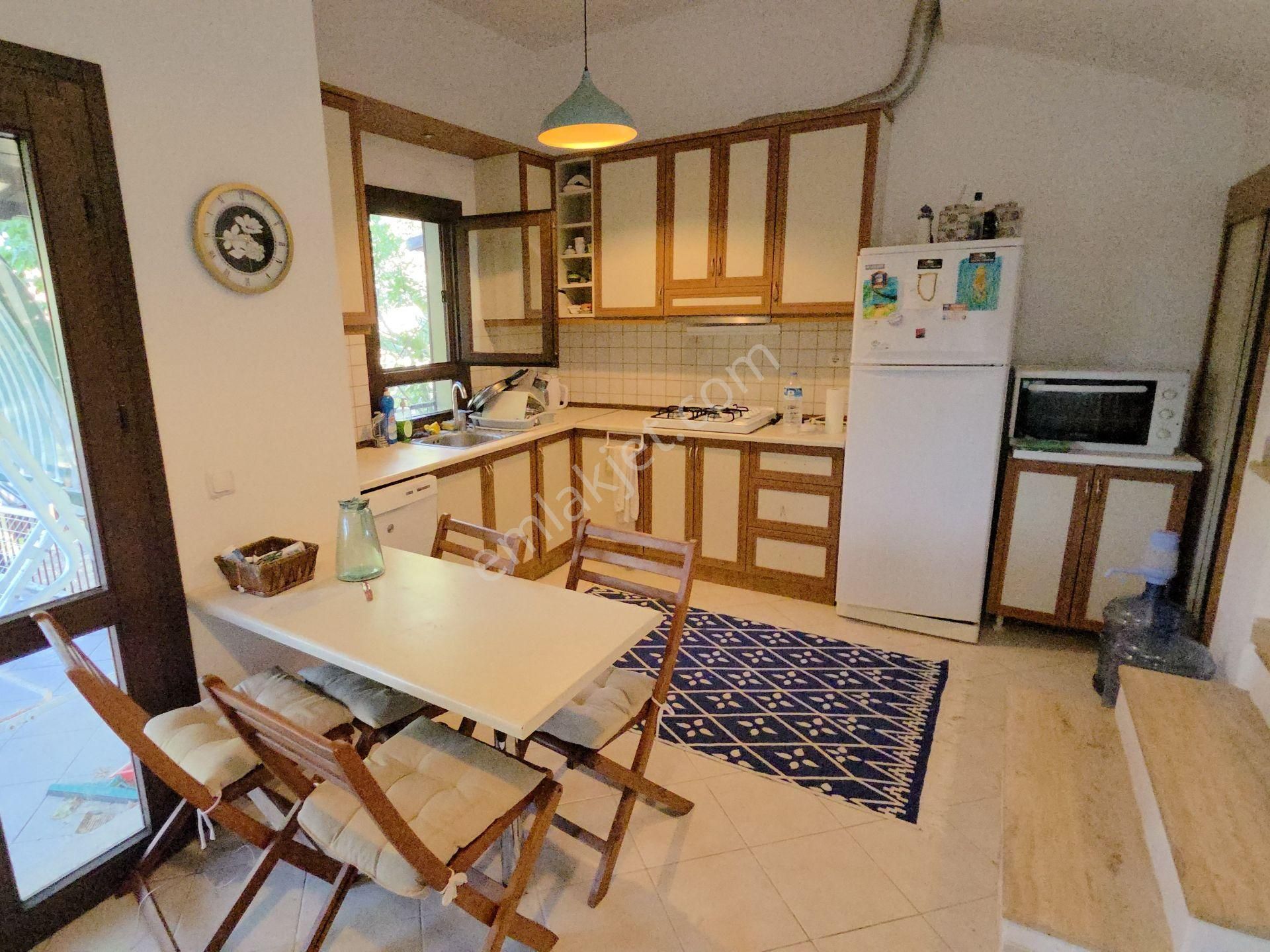 Kıyıkışlacık İasos Tatil Sitesi'inde Deniz Manzaralı Eşyalı Satılık Villa - Görsel 23