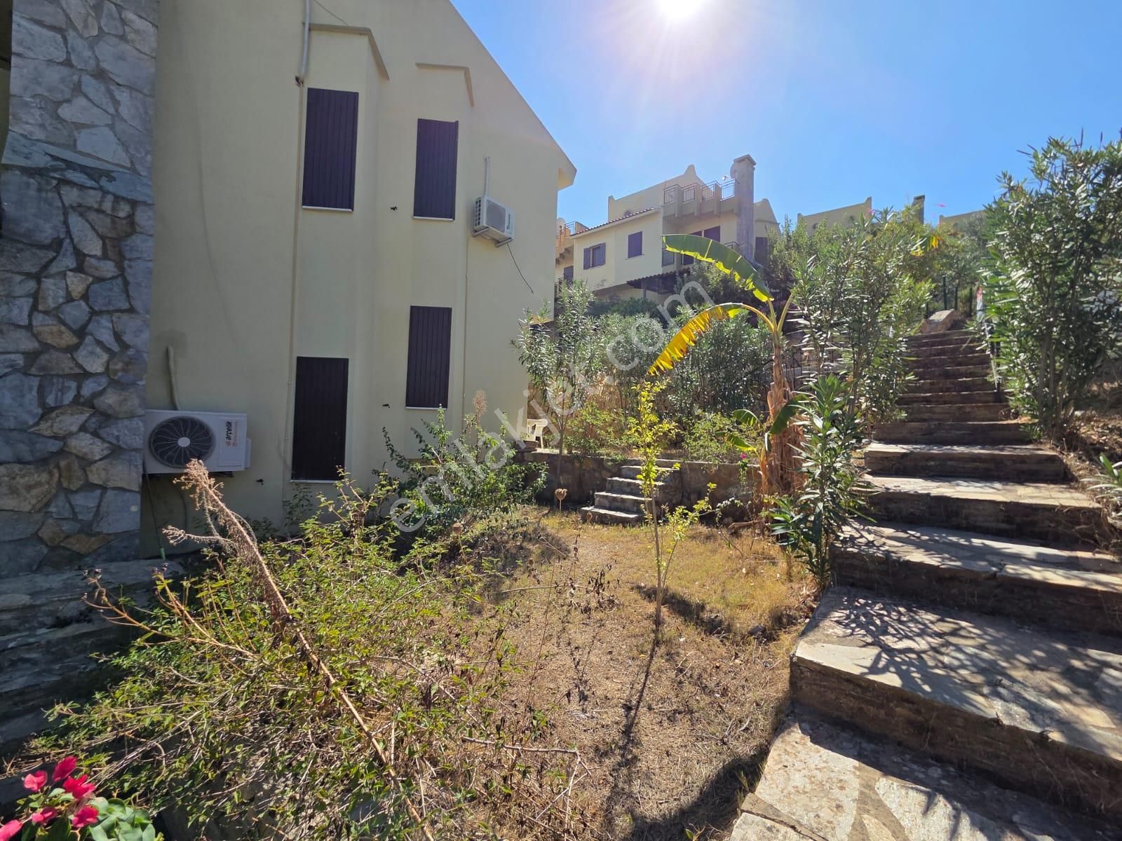 Kıyıkışlacık İasos Tatil Sitesi'inde Deniz Manzaralı Eşyalı Satılık Villa - Görsel 6