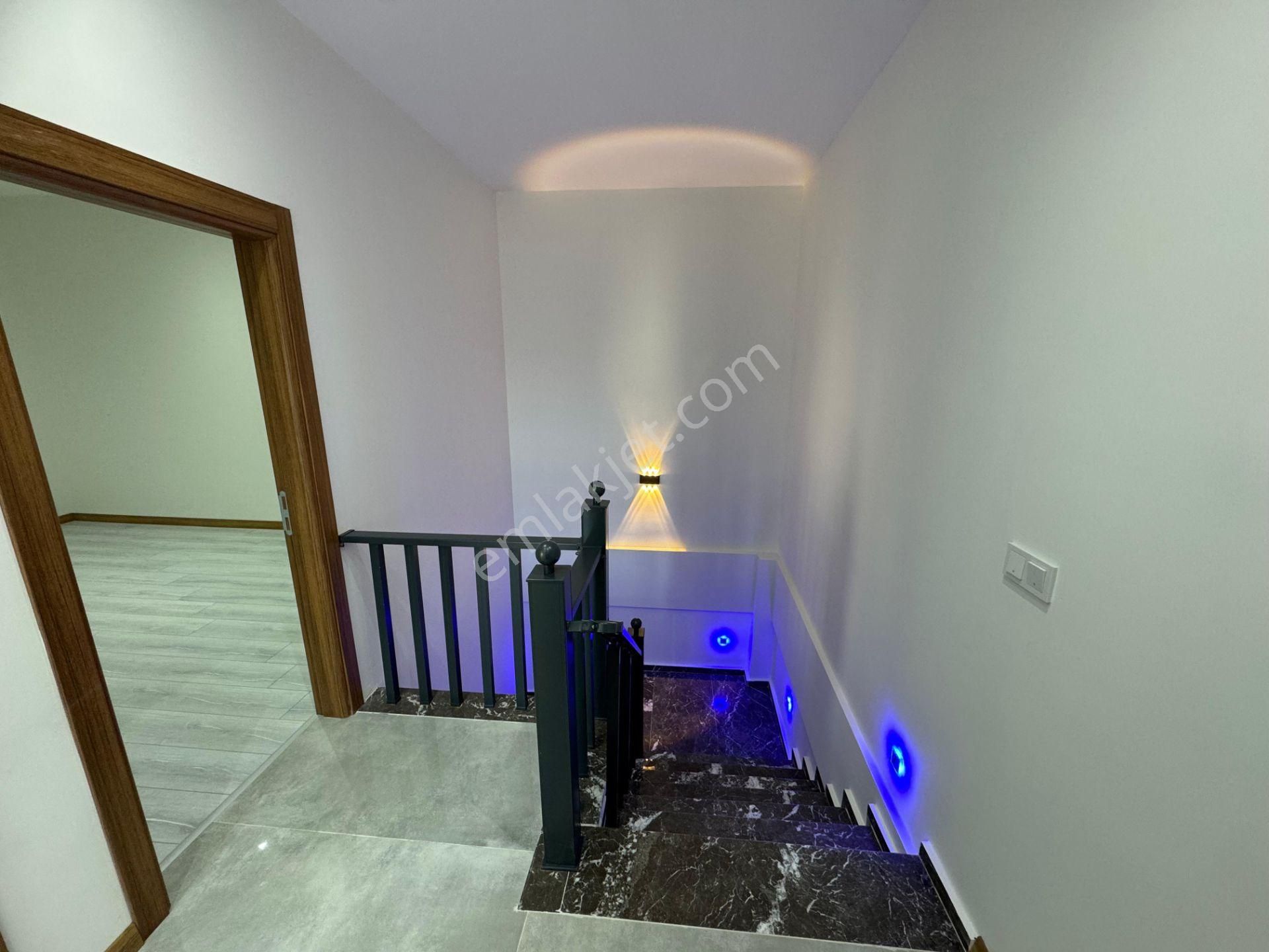 Emsalsiz, Sıfır 5+1 Lüks Trıplex Müstakil Havuzlu Villa - Görsel 28