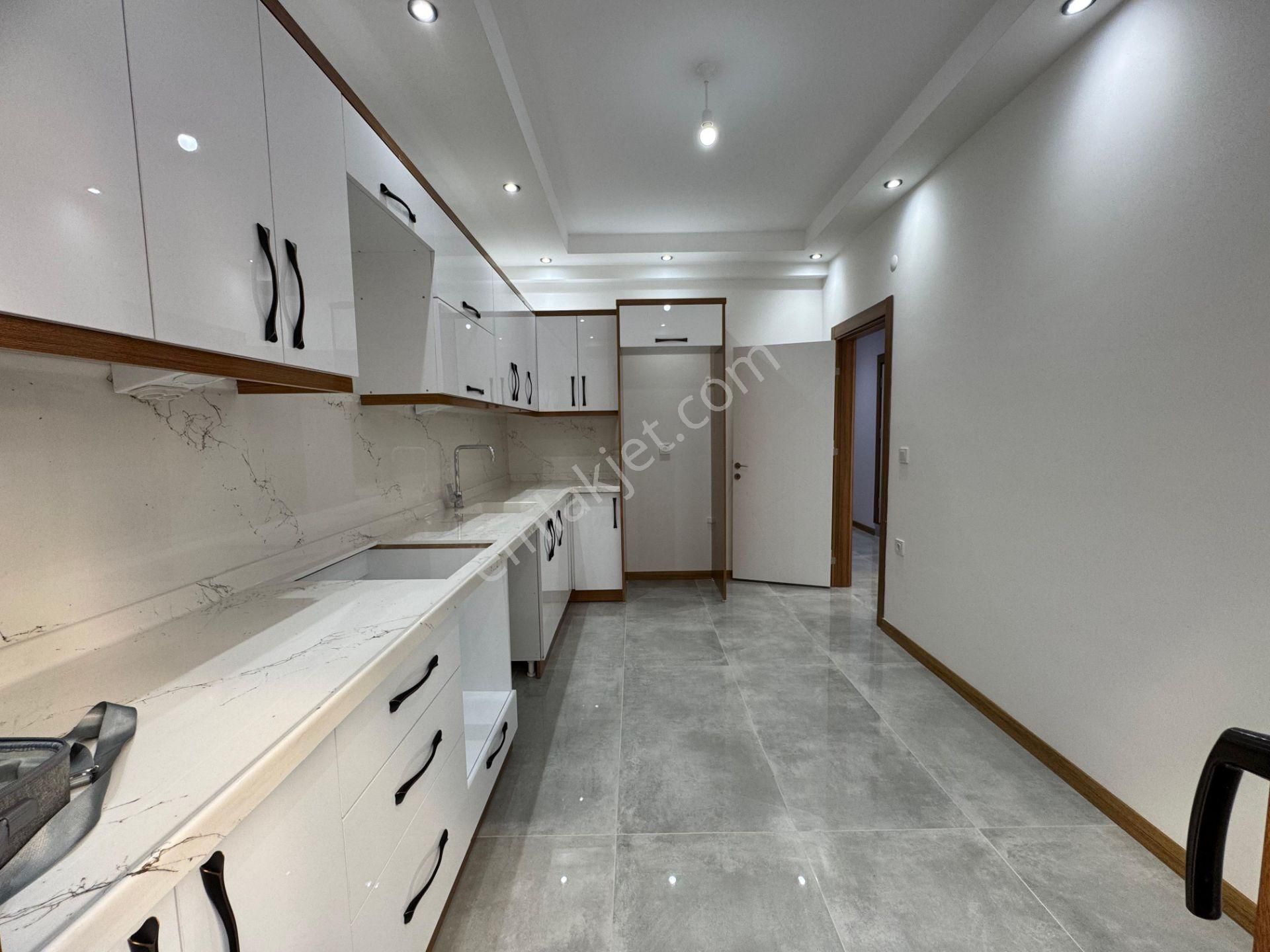 Emsalsiz, Sıfır 5+1 Lüks Trıplex Müstakil Havuzlu Villa - Görsel 14