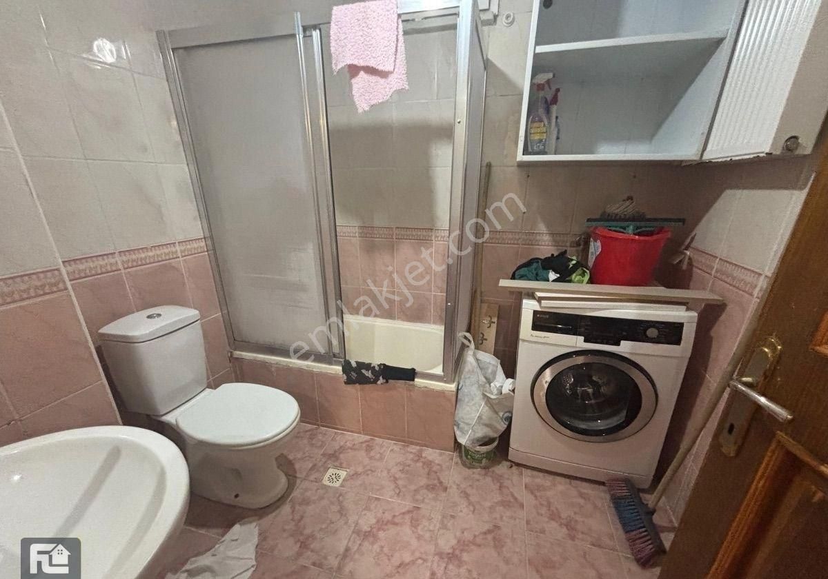 F-l Emlaktan Bulgurlu Cumhuriyette 3+1 Eşyalı Düz Giriş Genç Bina