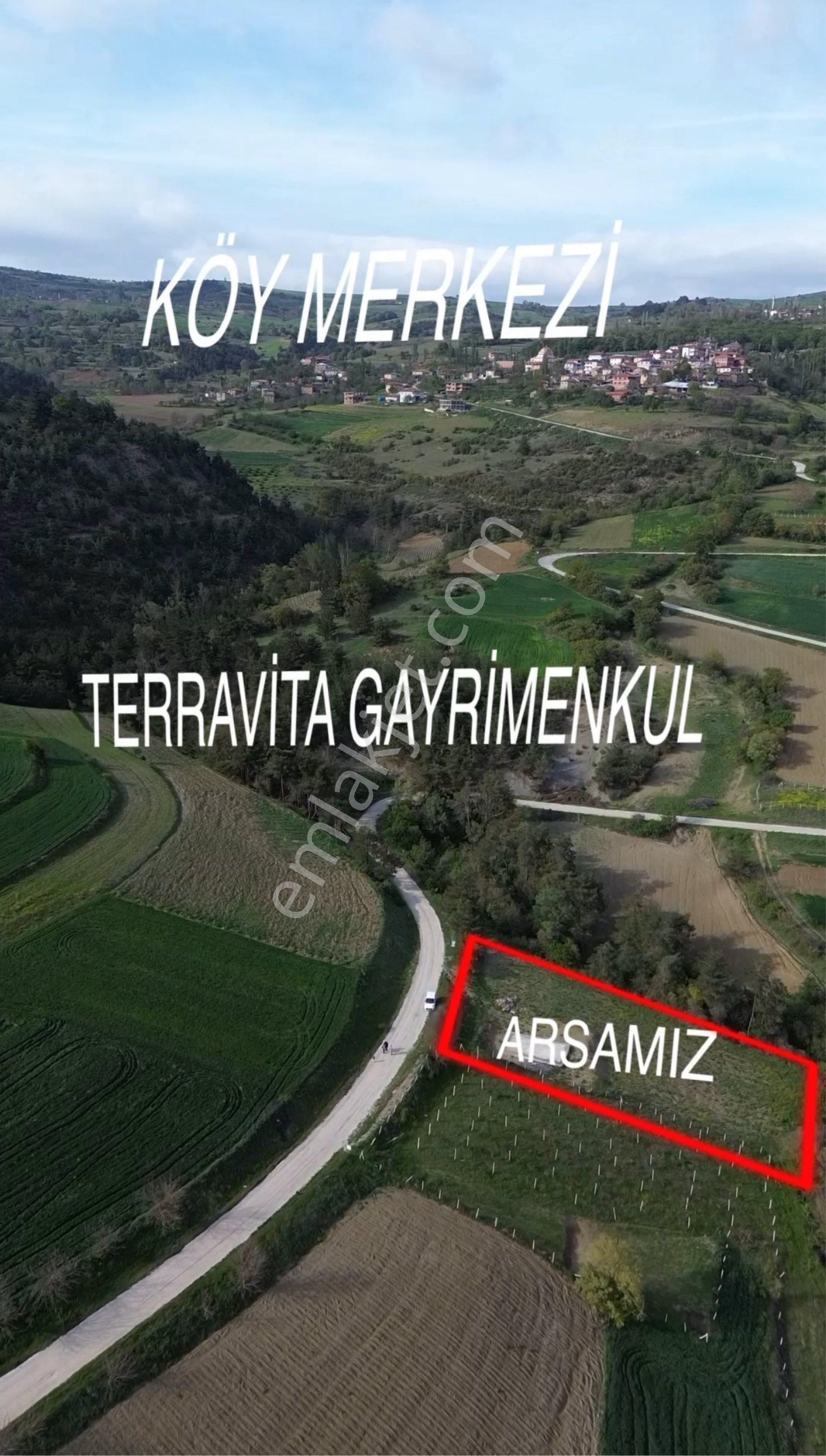 Sakarya Geyve Karacaören’de Asfalt Yola Cepheli 2118m2 Tarla