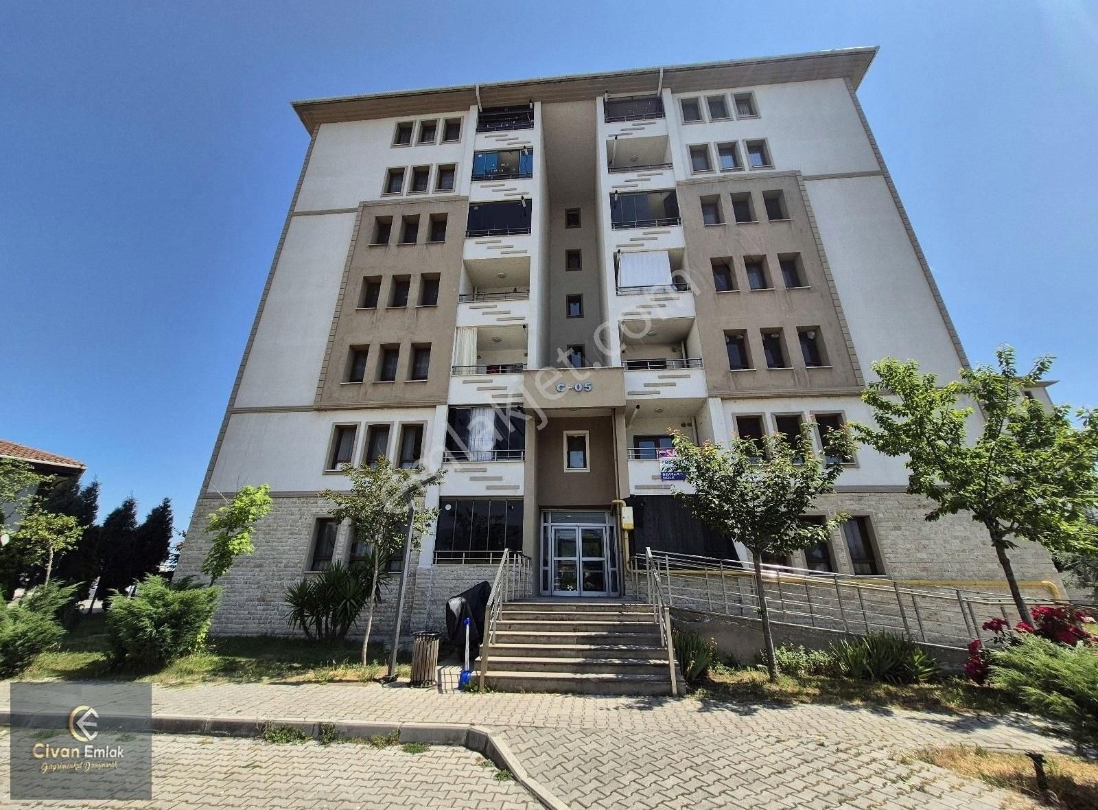 Civan'dan Tekkeköy Toki Konutlarında 3+1 Kiralık Daire