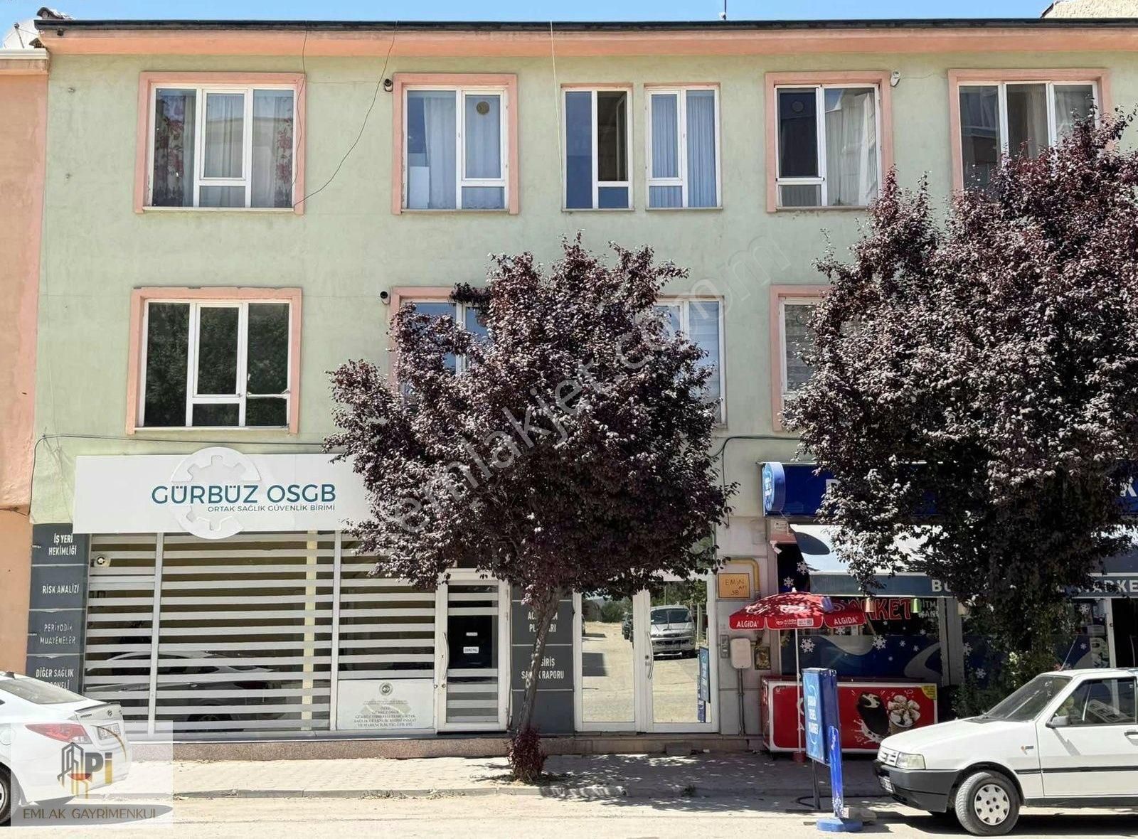 Pi Emlak'tan Liman Cd Üzeri Omc Blokları Karşısı İskanlı 3+1