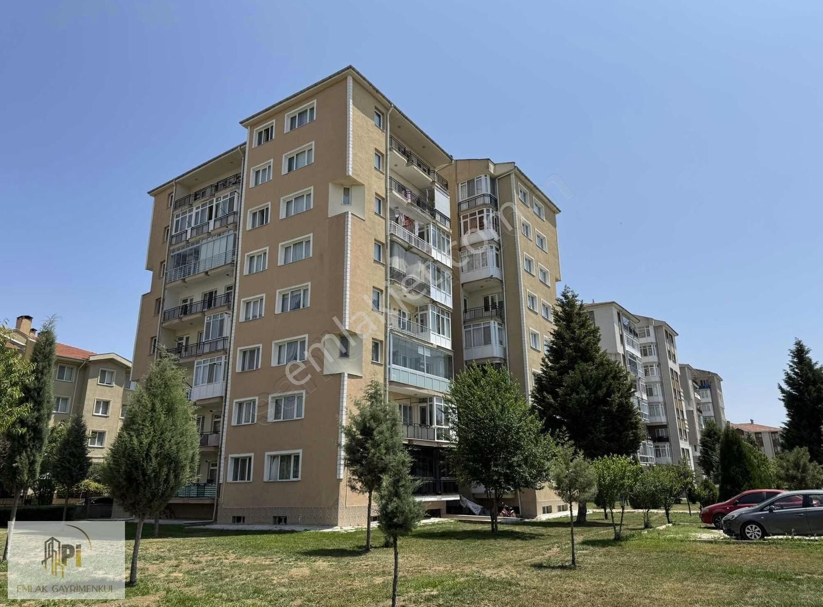 Pi Emlak'tan Batıkent'te Site İçi Arakat 3 Cepheli Asansörlü 3+1