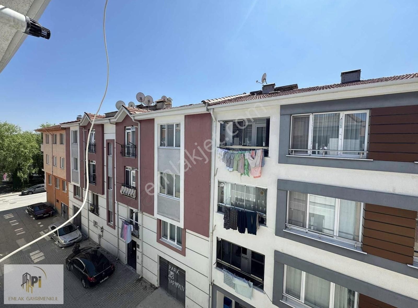 Ayrı Mutfaklı 2+0 Çift Cephe Temiz Kiralık Daire