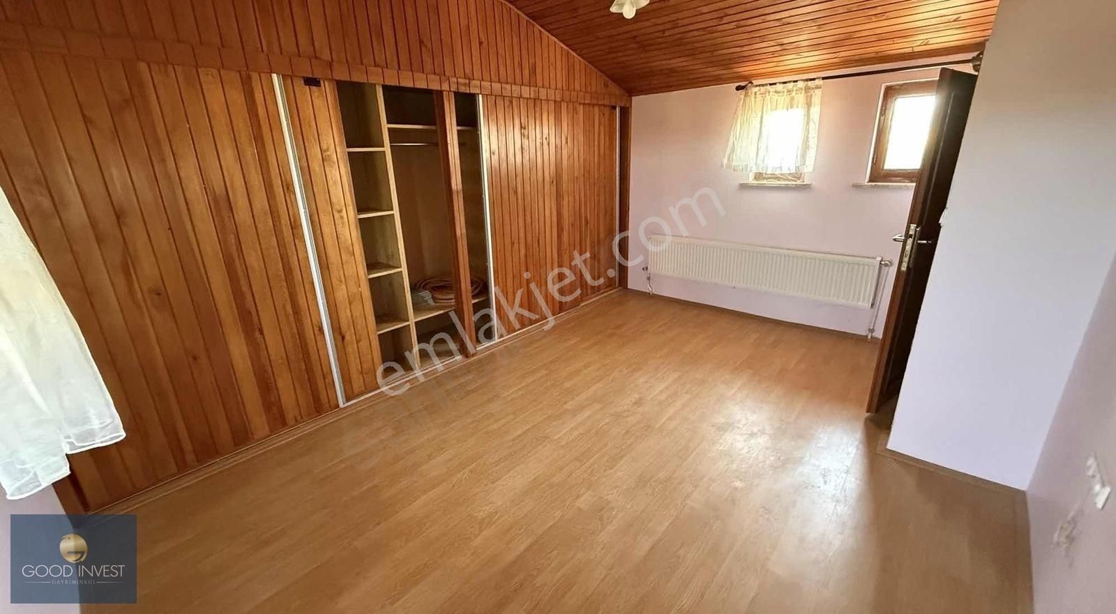 Hakimler Köyünde Satılık 4+2 Büyük Bahçeli Satılık Villa