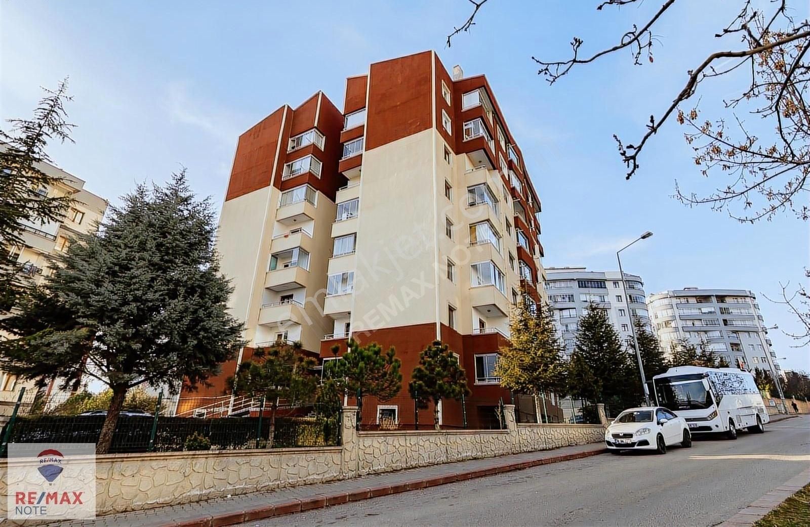 Kardelen Mahallesinde Şirin Öz Yuva Sitesi 3+1 Satılık Daire