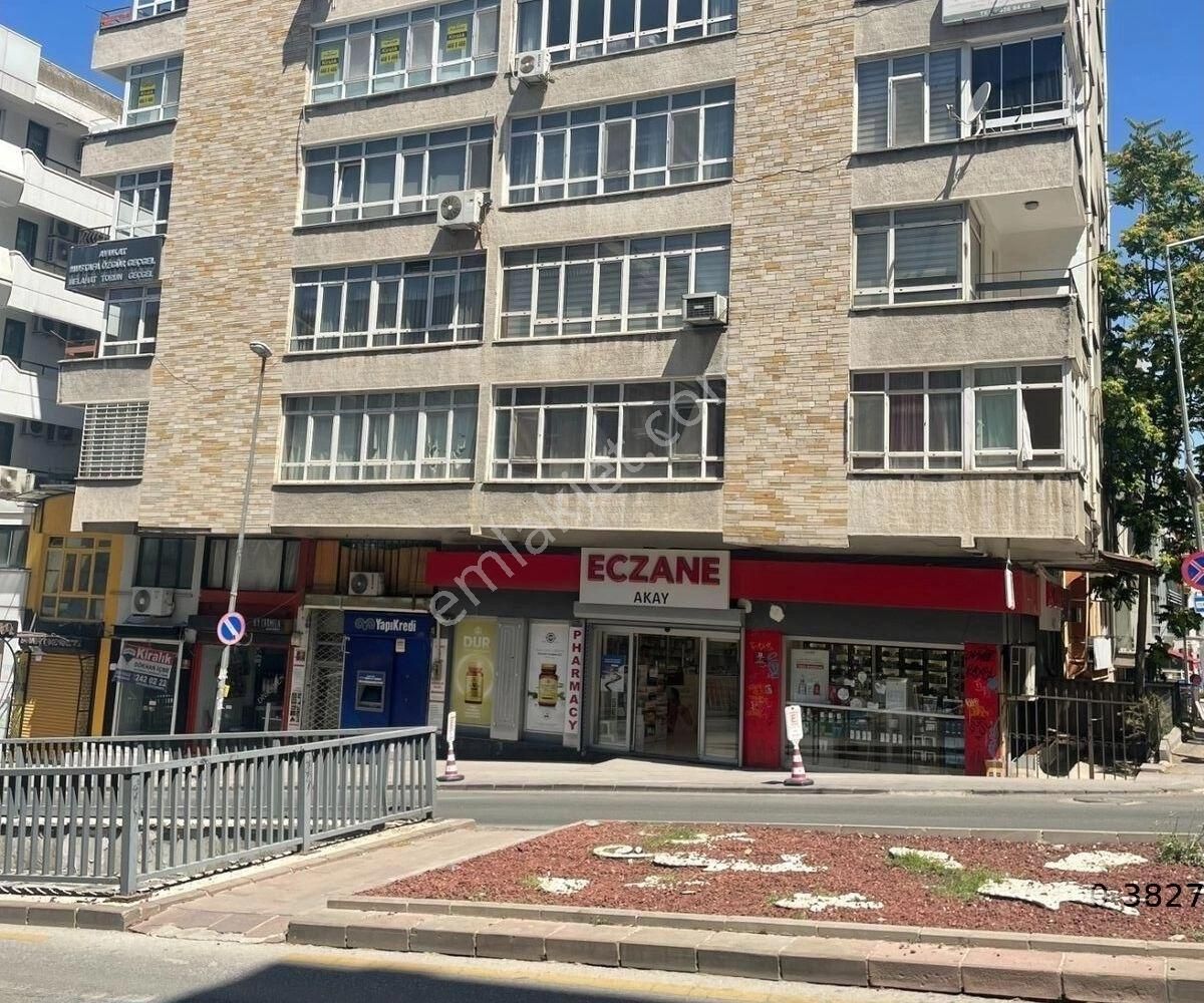 Konur Sokak Akay Köşesi Mobilyalı 3+1 Kombili Yapılı