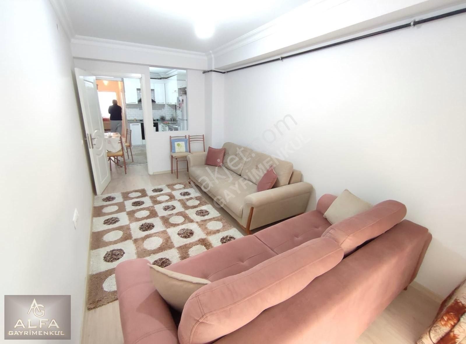 Kumlubel Mahallesinde Geniş Kiralık 2+0 Daire