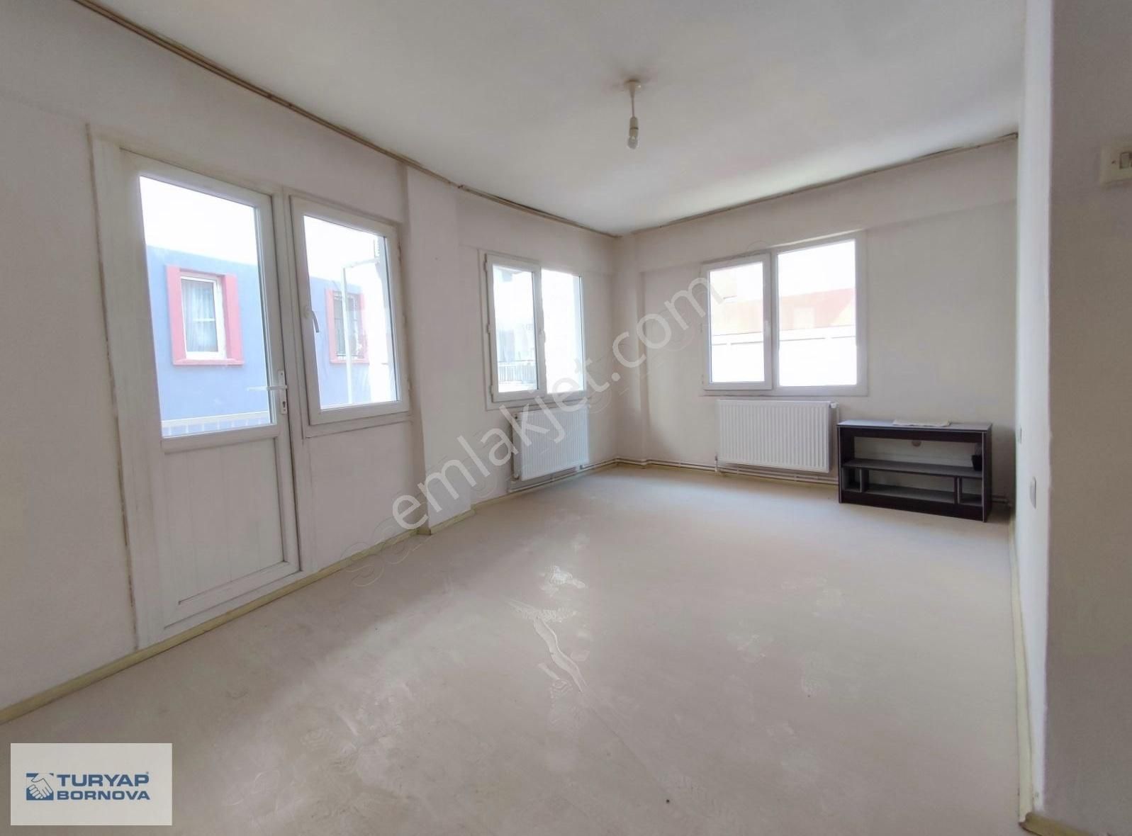 Ege Üniversitesi Hast. Ve Küçükpark Yakını 2+1 Kiralık Daire