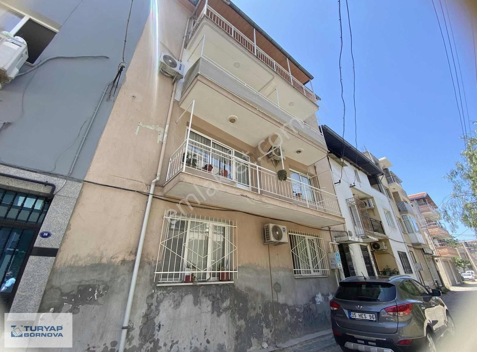 Turyap Bornova'dan Otogara Yakın 2,5+1 Kiralık Geniş Daire