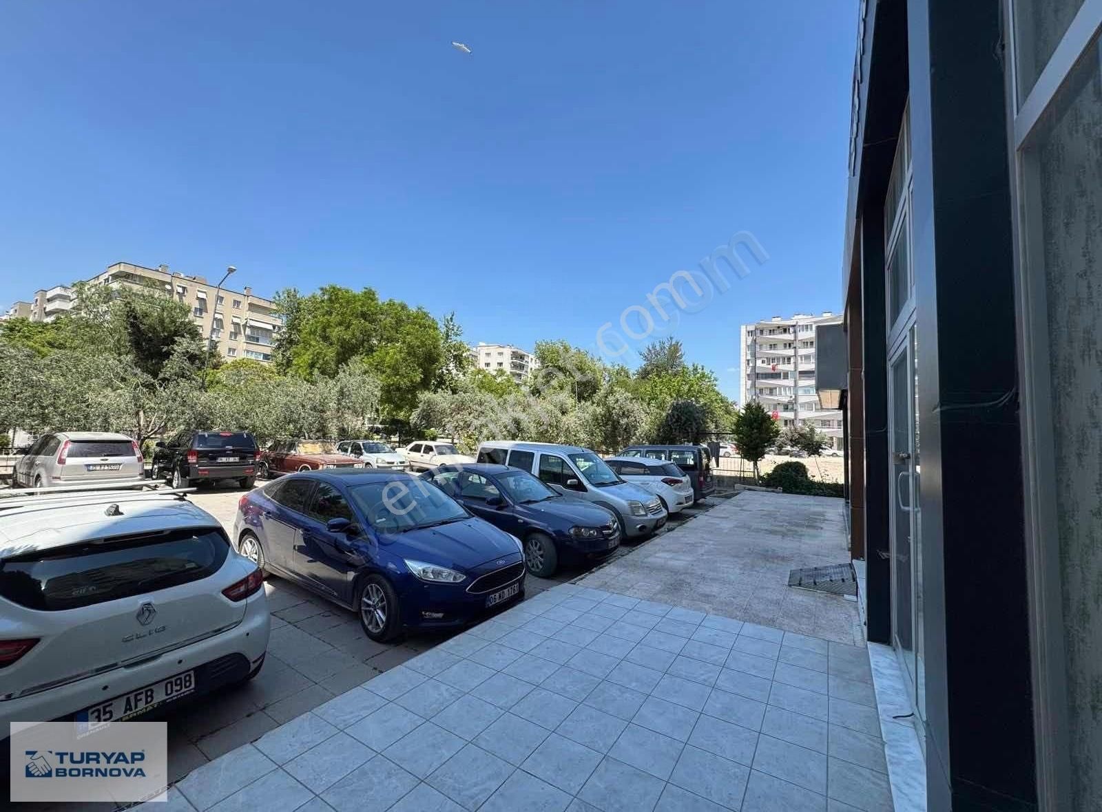 Bornova Mustafa Kemal Cad. Kiralık Dükkan