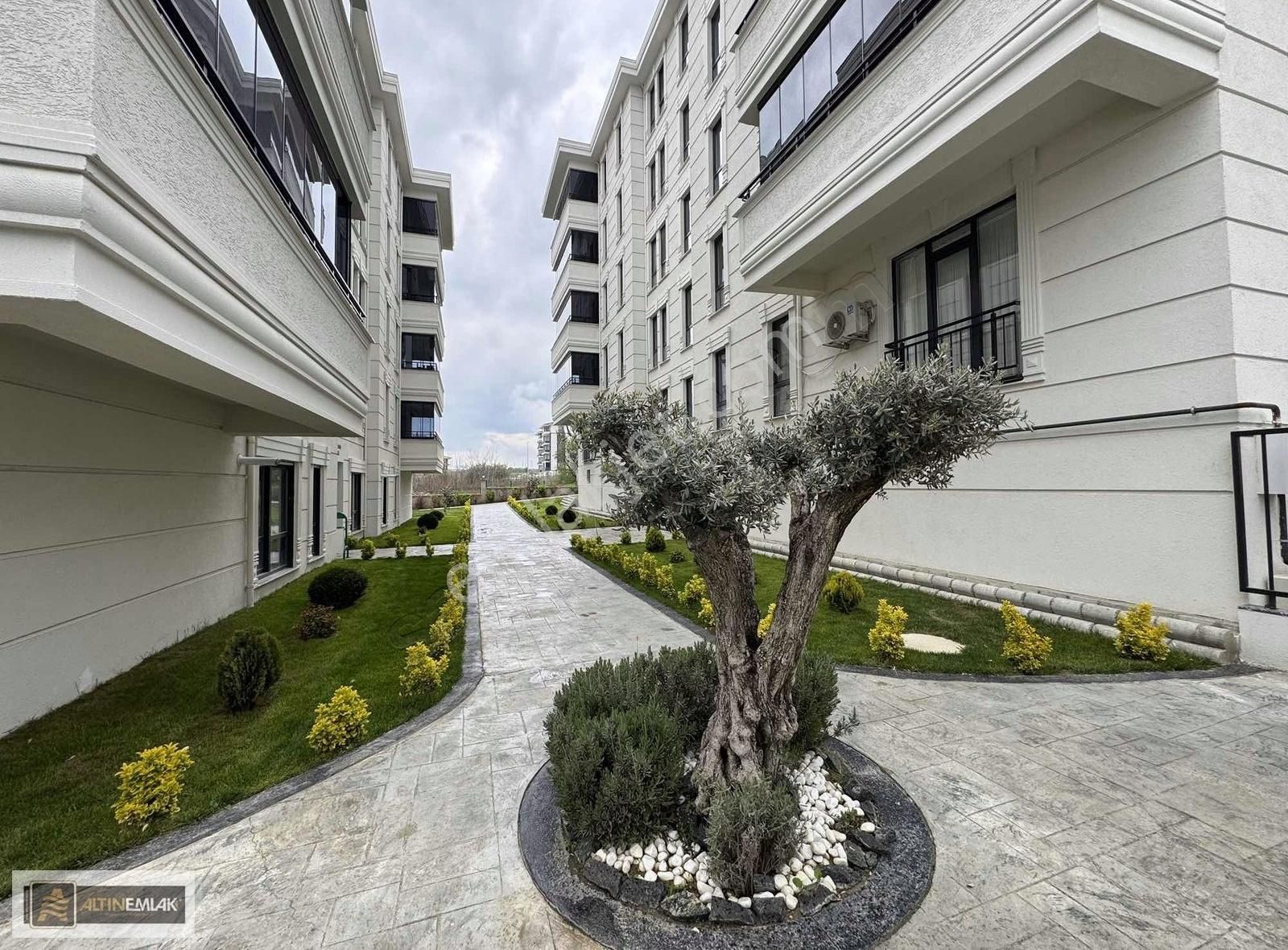 Tekirdağ Spaşa Atatürk M.site İçerisinde Sıfır 1+1 Kiralık Daire