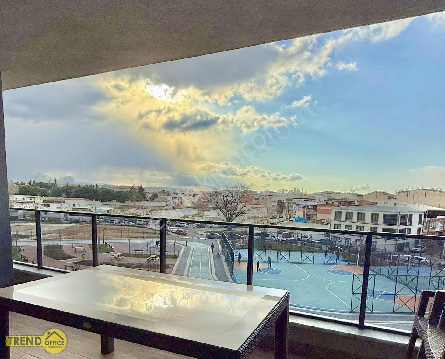Downtown Konut Etabında Satılık Eşyalı 3.5+1 Orta Tip Neti 150m2