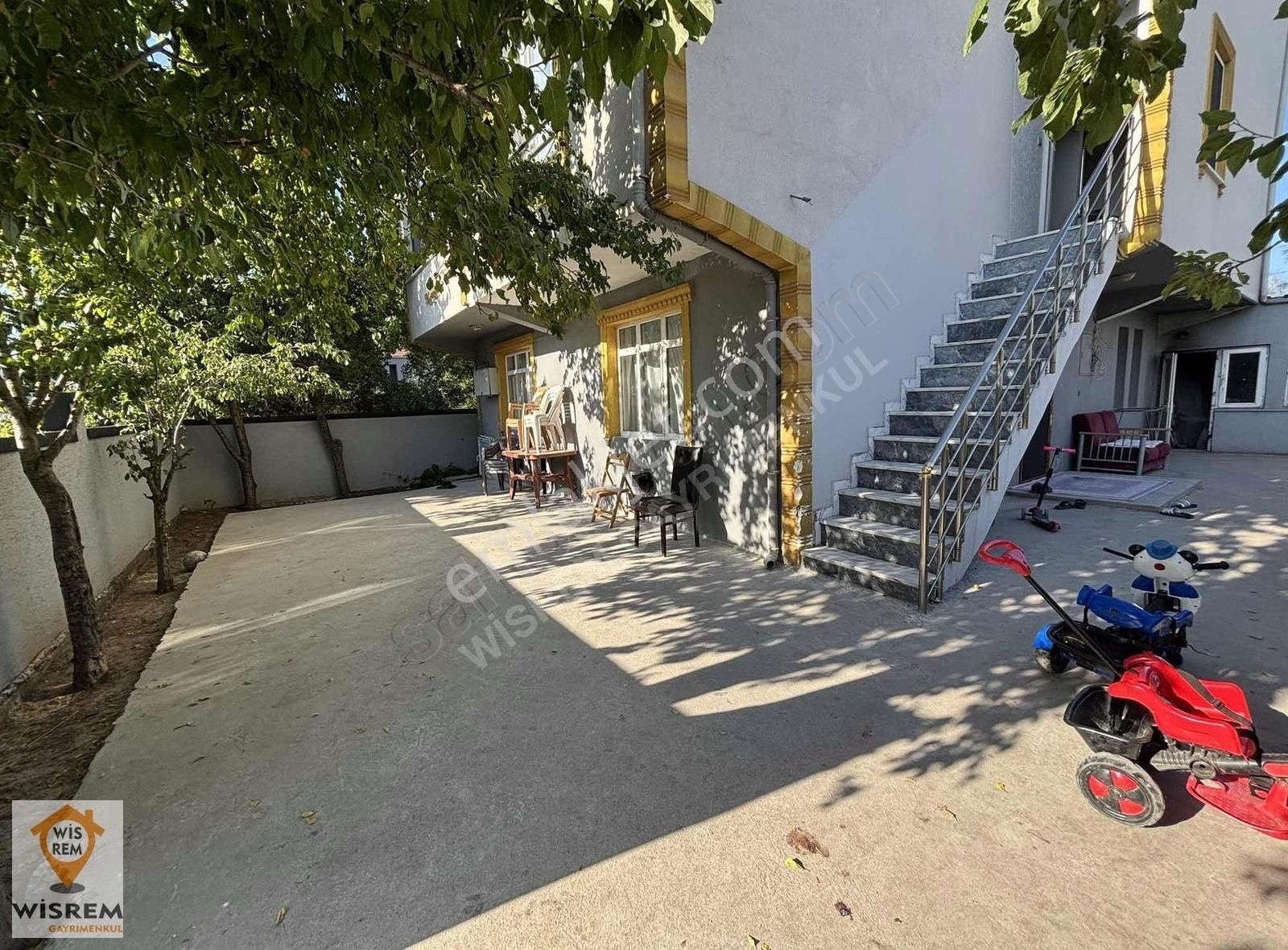 Kartepe Rahmiye Mahallesin De Satılık Müstakil Apartman