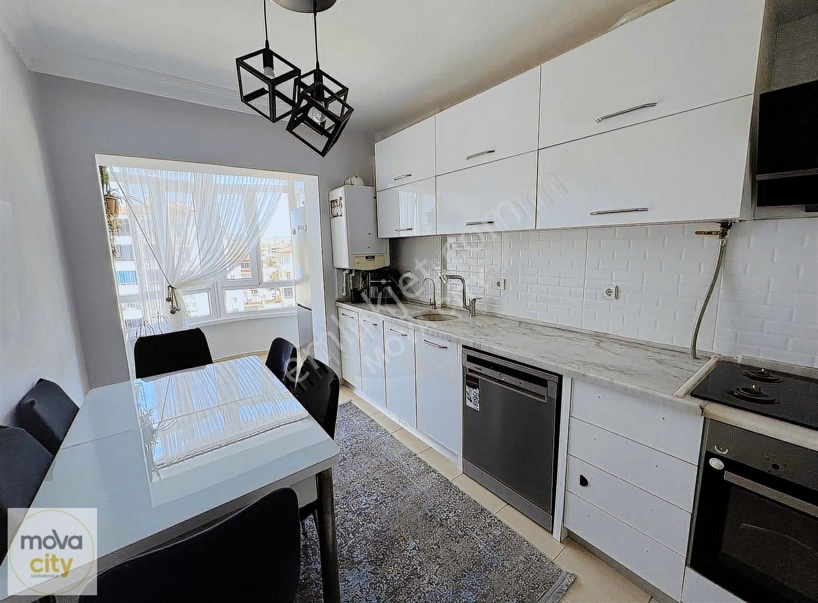 Osmancık Caddesi Üzerinde Satılık 3+1 Bakımlı Daire