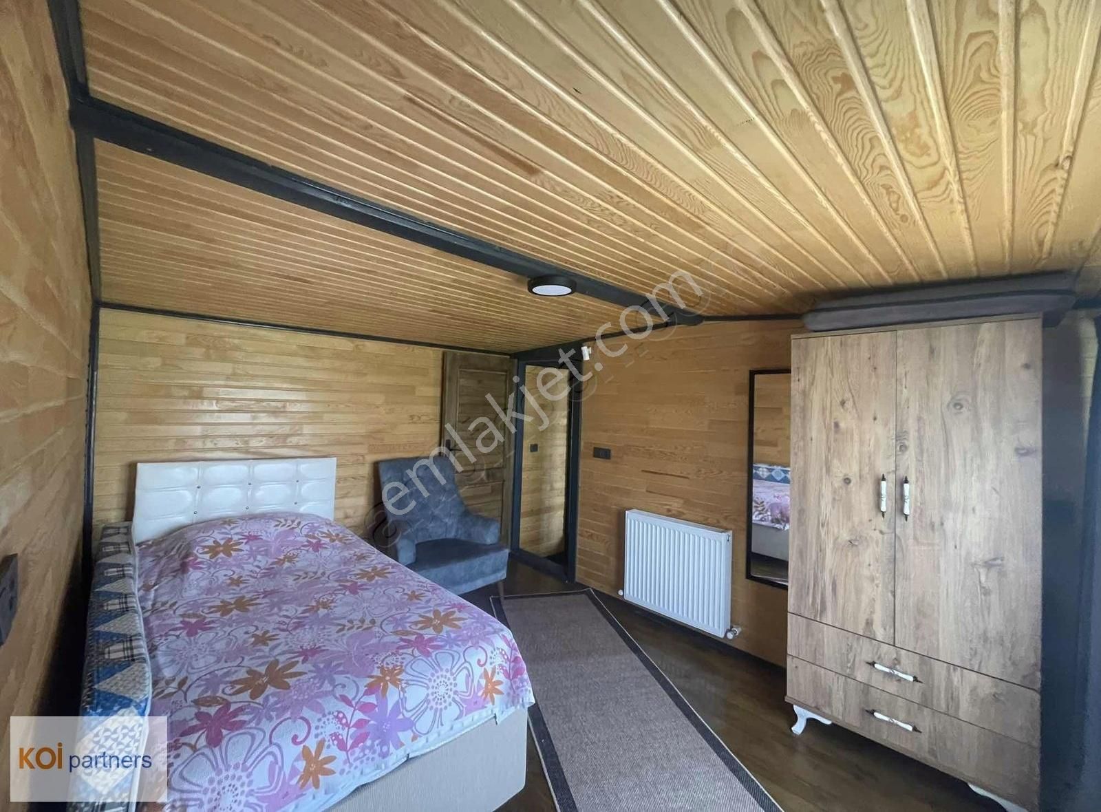 Koi Partners'den Havuzlu Ahşap Villa