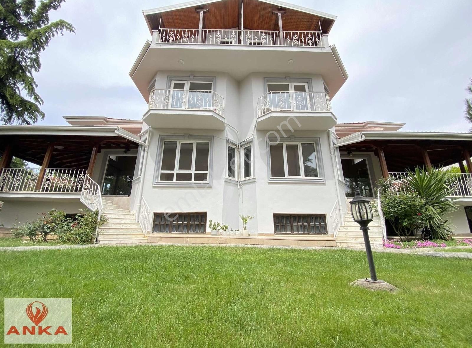 Ankadan Nilüferköyde Satılık Villa