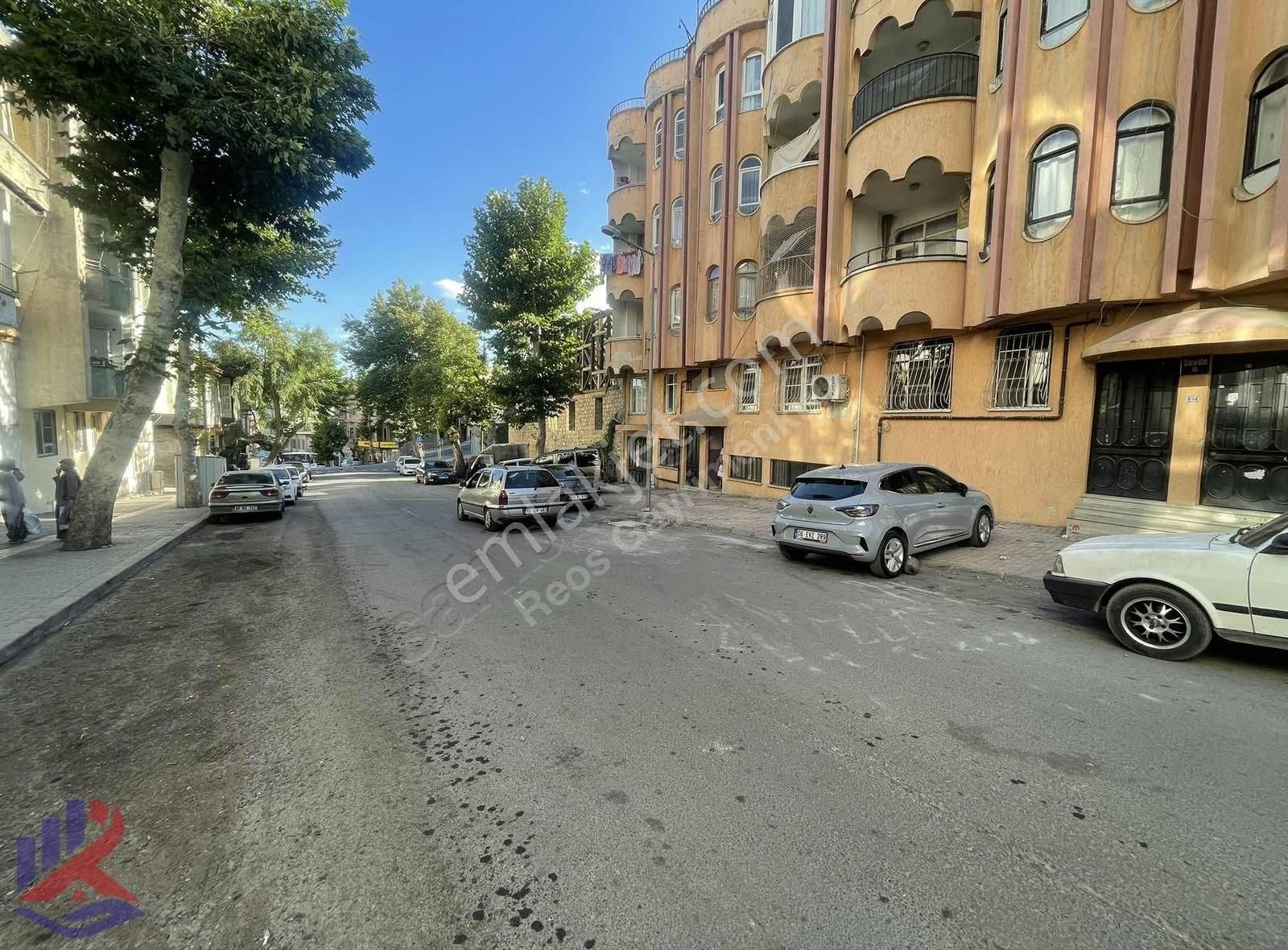 Reos Gayrimenkul'den Satılık 3+1 Daire