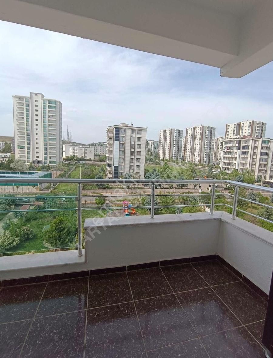 Kayapınar Barış Mahalesinde Acil Satılık 4+1 Daire
