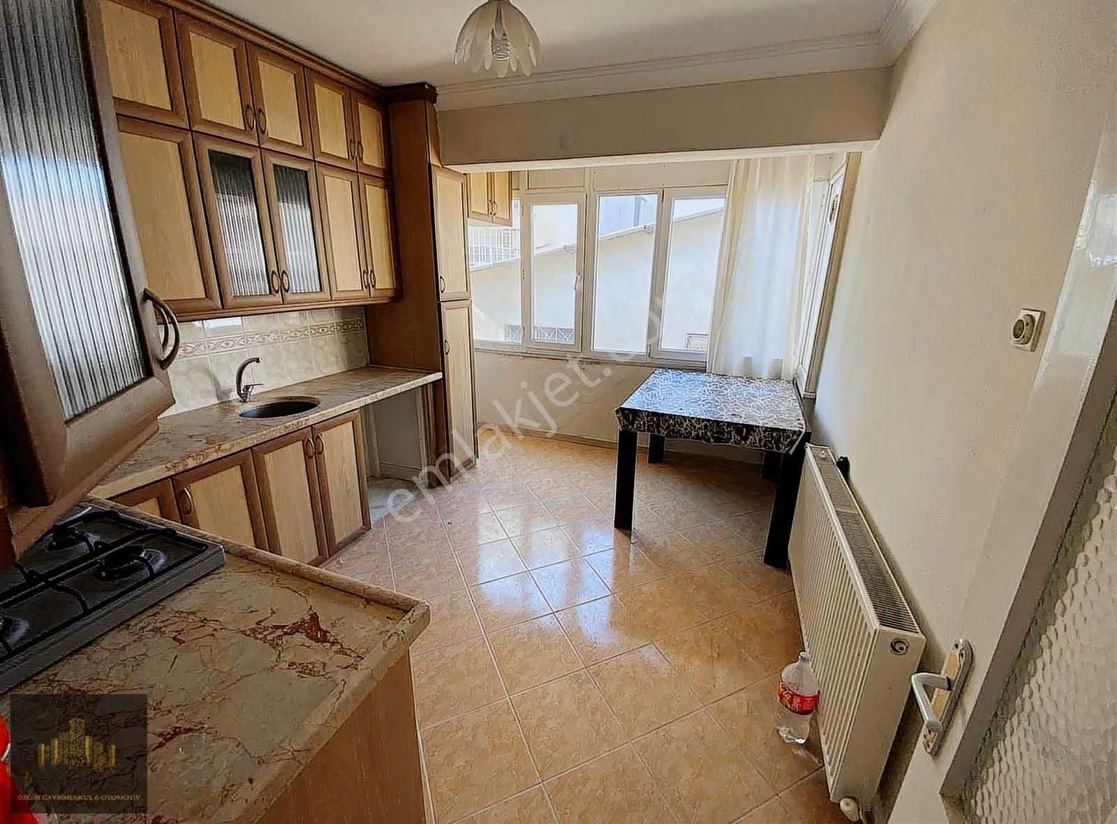 Manisa Akhisar Efem Gayrimenkulden Belediyeye Yakın 2+1 Daire!!