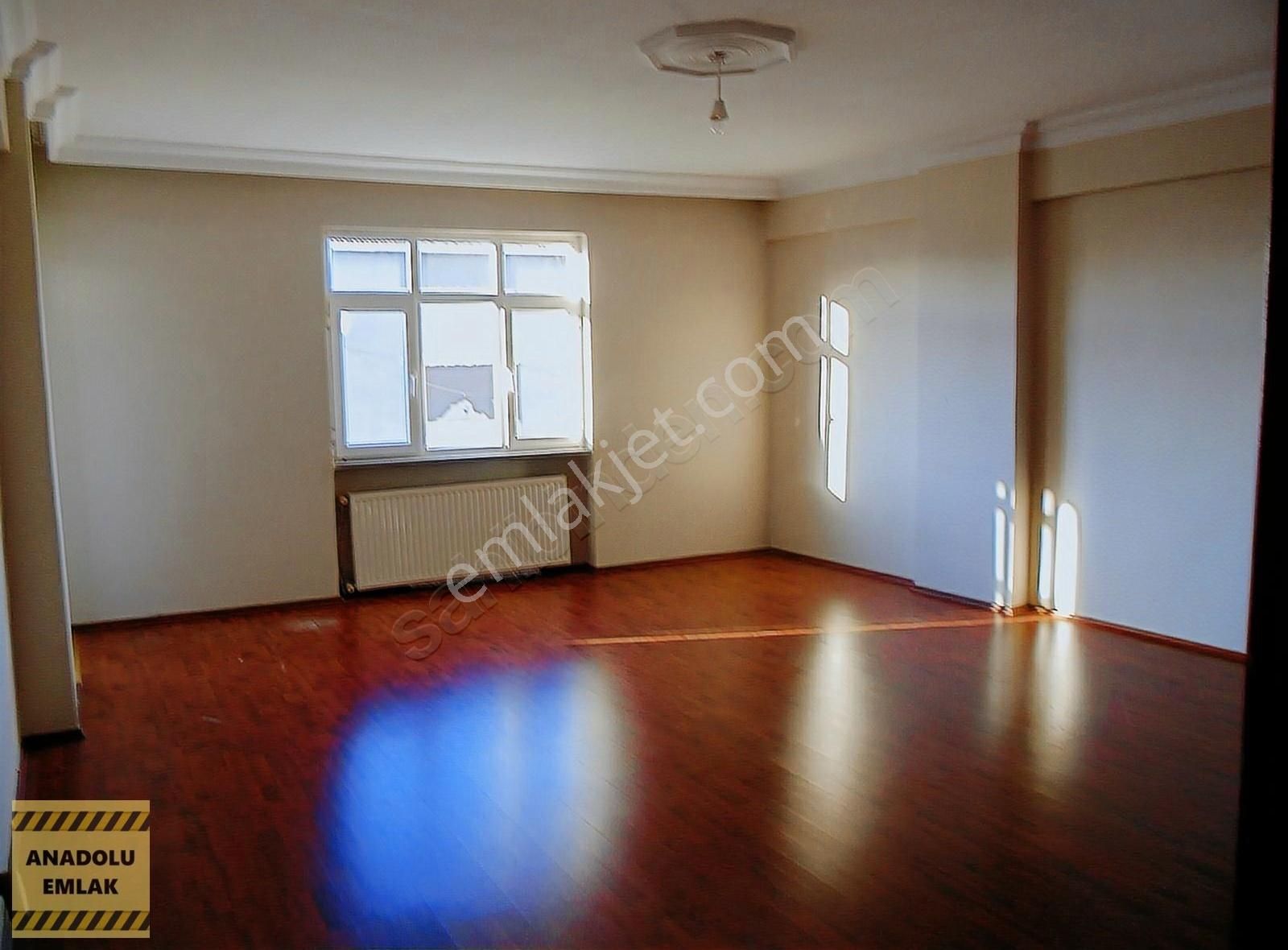 Bahçelievlerde Satılık 3+1 145 M2 4.kat Asansörlü Daire Kredili