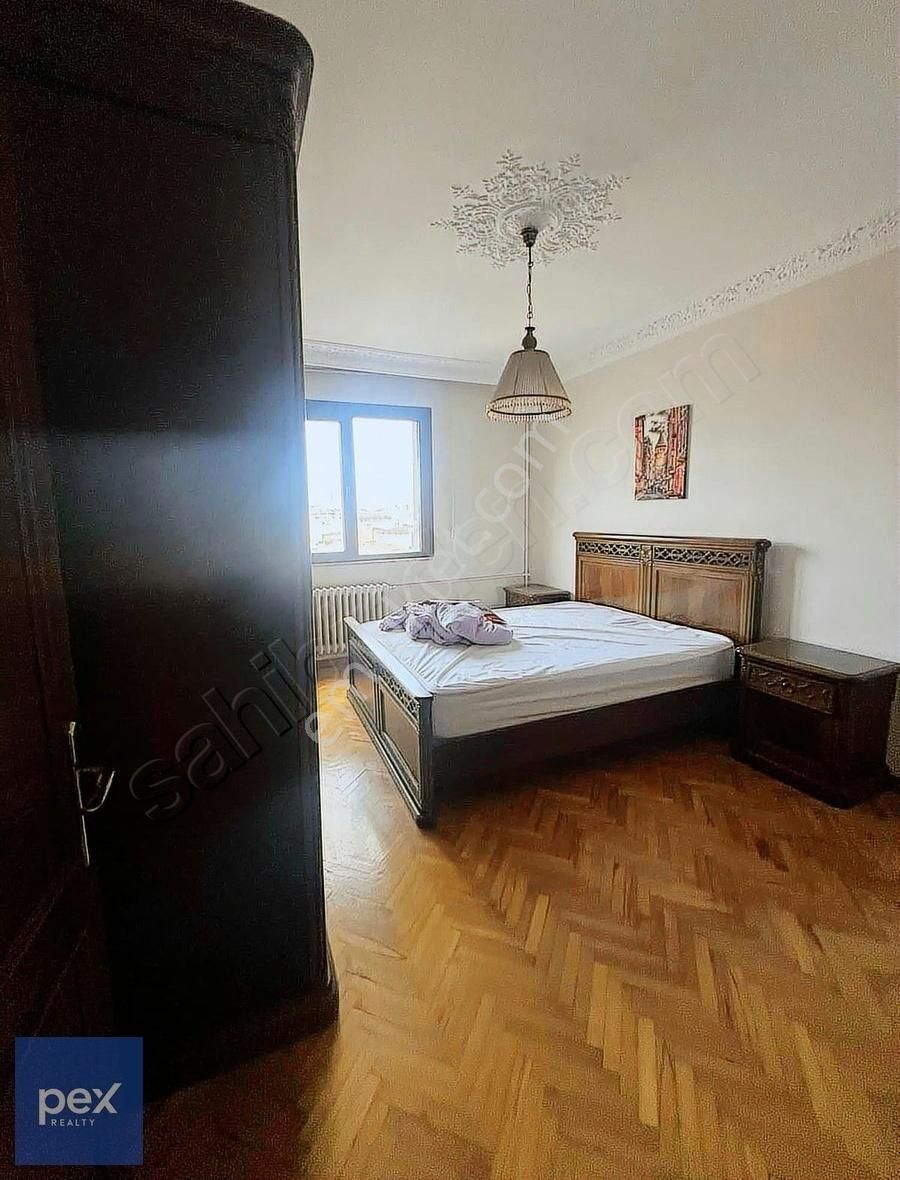 Metrobüse 5dk 3+1 Mecidiyeköy Bakımlı Daire