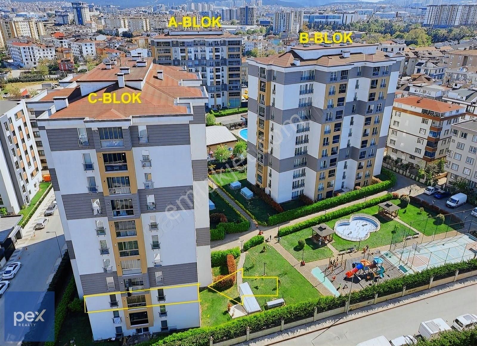 Samandıra Metroya Yakın Sitede Ara Kat Geniş Lüx Satılık 3+1