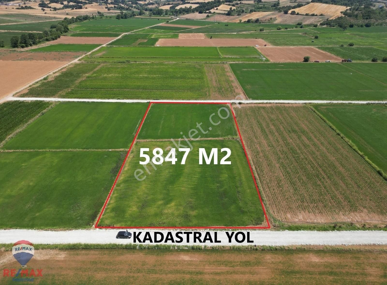 Eray Remax -cihadiye Köyü'nde 5847 M2 Satılık Sulu Tarım Arazisi