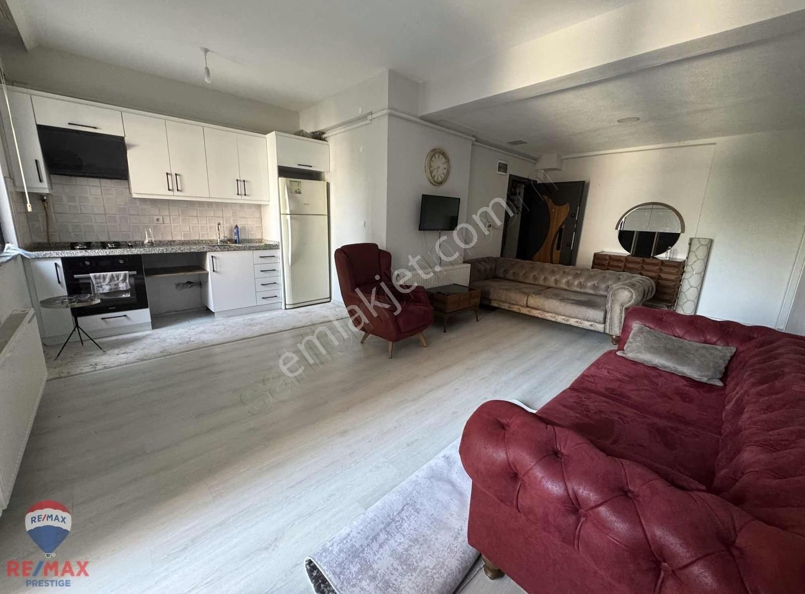 Yeni Bina- Yeni Eşyalı Kiralık 1+1 Daire.