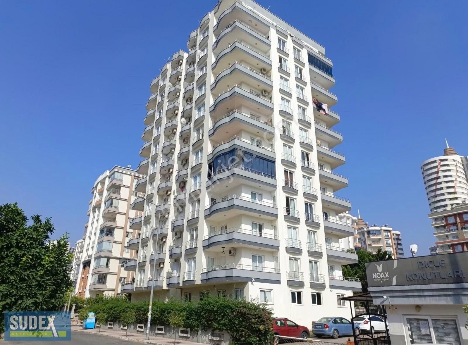 Üniversite Caddesinde Satılık 2+1