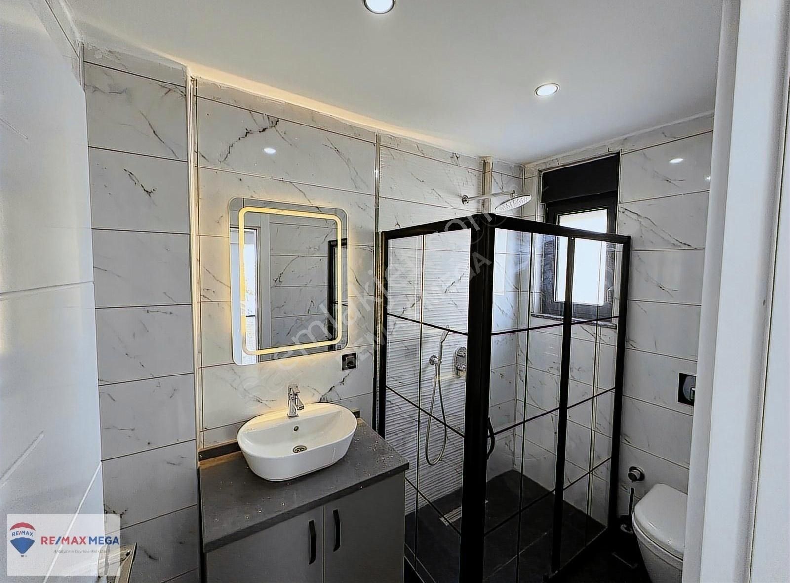 Döşemealtı Altınkalede Özel Havuz Ve Kapalı Otoparklı 6+1 Villa - Görsel 16